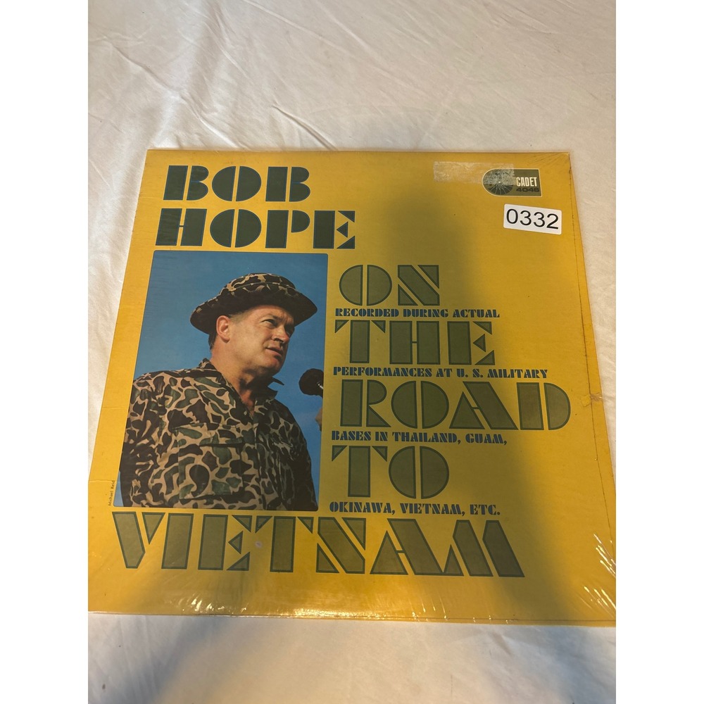 Bob Hope On the Road to Vietnam l LP 12" Yellow Good Vintage Comedy Cadet 4046